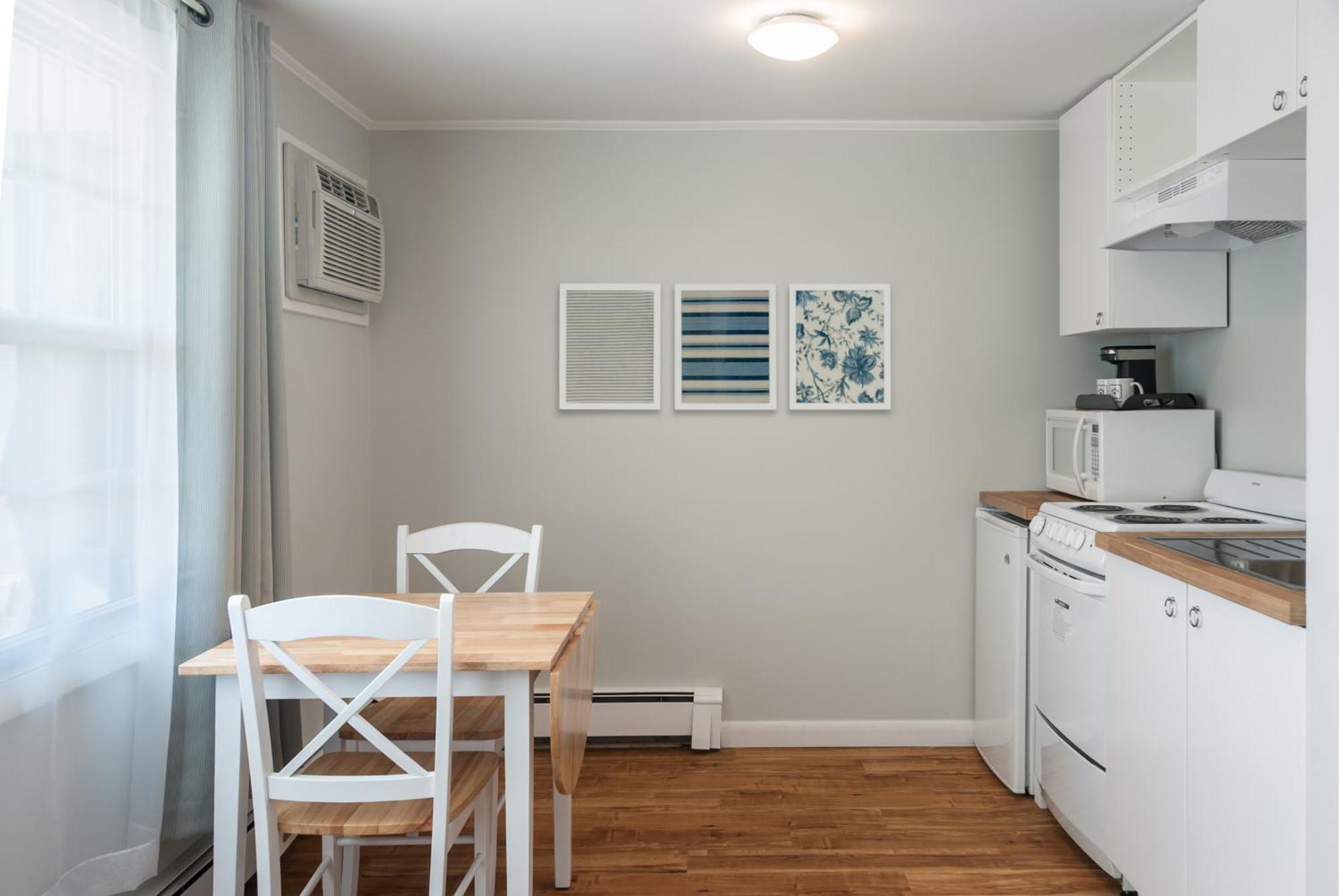 Queen Studio Kitchenette,1588212791:JPEG